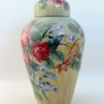 732 2608 VASE AND COVER
